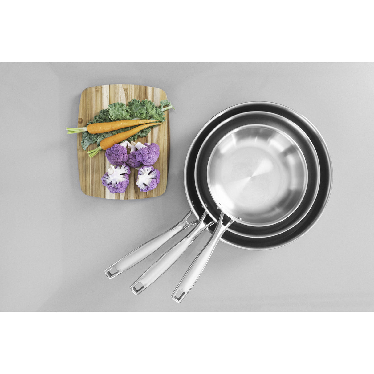 GRANO, 30 cm skersmens nerūdijančio plieno keptuvė su trijų sluoksnių korpusu ir ilga rankena