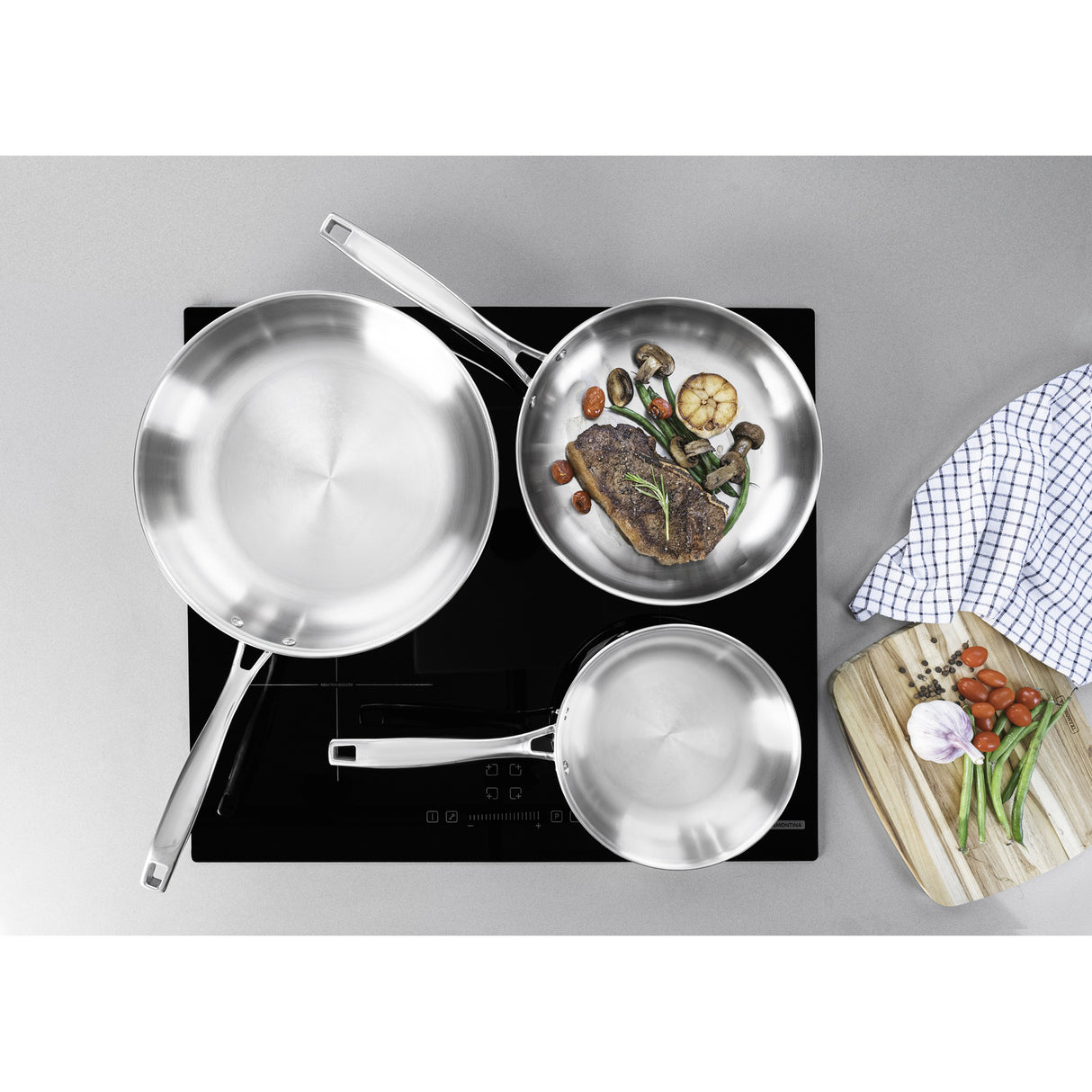 GRANO, 26 cm skersmens nerūdijančio plieno keptuvė su trijų sluoksnių korpusu ir ilga rankena