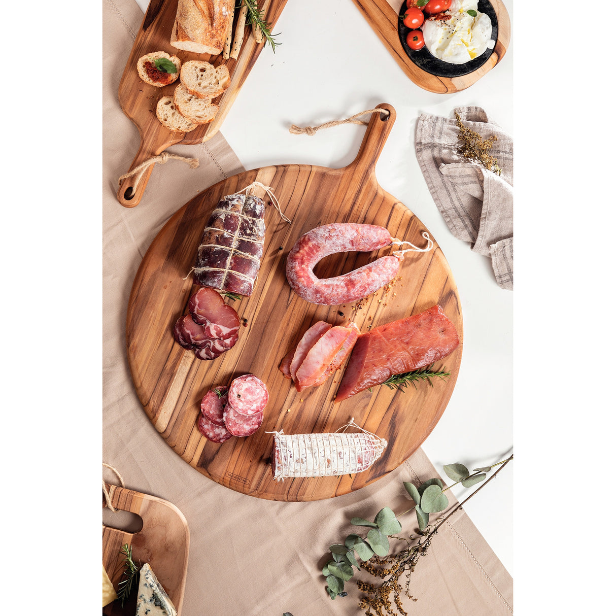 Provence Round Pizza Board in FSC Teak Wood measuring